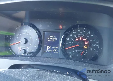 2017 Toyota Sienna Le 8 Passenger z USA, uszkodzony, nr VIN 5TDKZ3DC2HS813112